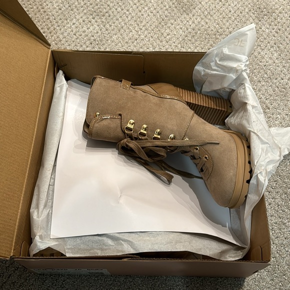JustFab—Heeled Boots-NWT- size 7 - Picture 2 of 3